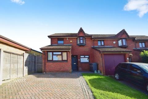 3 bedroom end of terrace house to rent, Cornflower Lane Croydon CR0