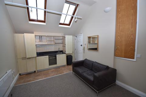 Studio to rent, Dennis House, 71 New Street, Leamington Spa, Warwickshire, CV31