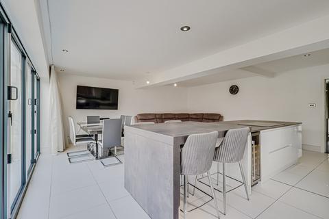 45 Burnham Road, Hullbridge, Hockley, SS5 6BG