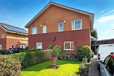 3 bedroom semi-detached house for sale, Carrfield Avenue, Timperley