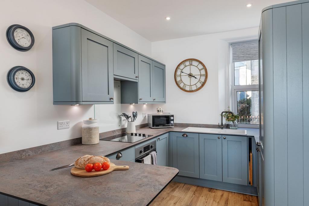 2 A River View Kingswear, Kitchen