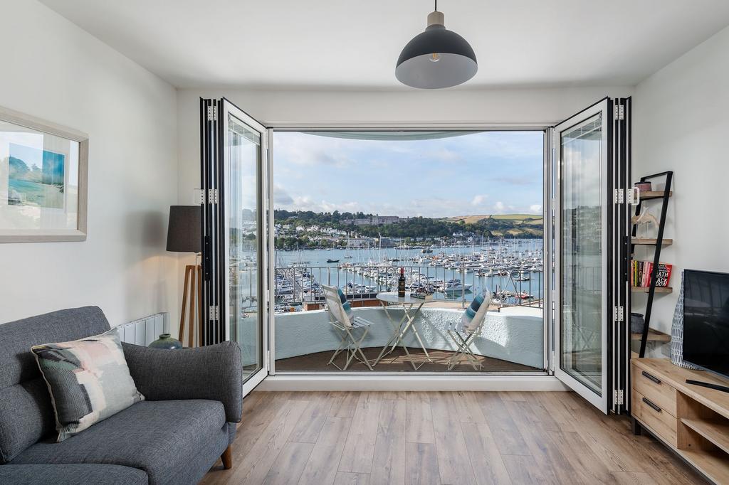 2 A River View, Kingswear, Living Room