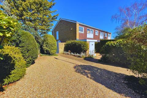 3 bedroom end of terrace house for sale, Buckingham Gardens, West Molesey KT8