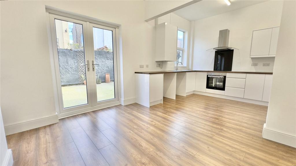 Oxford Road, Wallasey, Merseyside, CH44 4 bed semidetached house for
