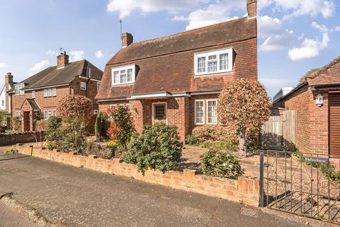 3 bedroom detached house for sale, Briar Way, Guildford