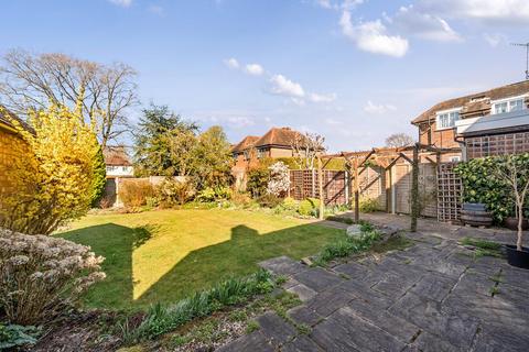 3 bedroom detached house for sale, Briar Way, Guildford