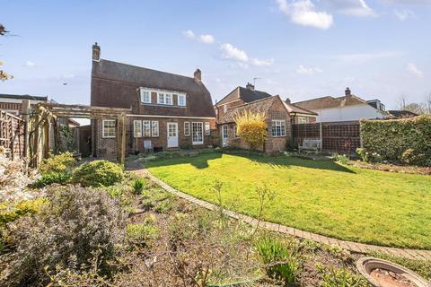 3 bedroom detached house for sale, Briar Way, Guildford