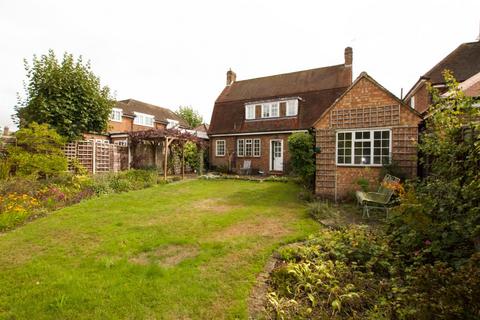 Briar Way, Guildford