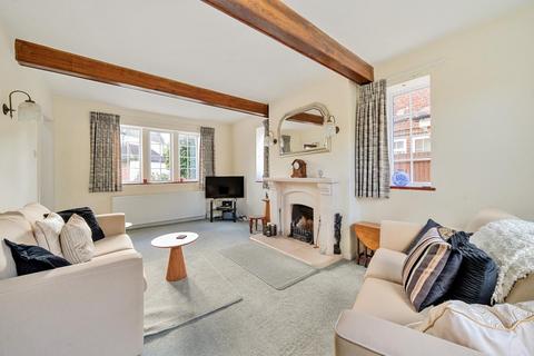 3 bedroom detached house for sale, Briar Way, Guildford