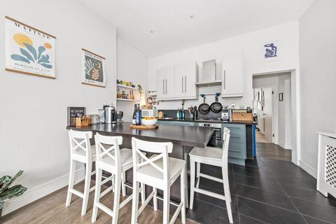 Flat B, 18 Bishopsthorpe Road, London, SE26 4NY