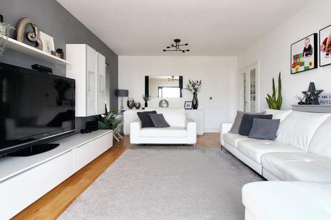2 Bellerose Close, Coventry, CV4 9ZW