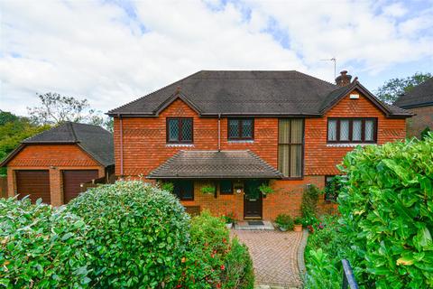 5 bedroom detached house for sale, Starrs Mead, Battle