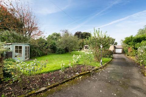 2 bedroom detached bungalow for sale, Meadow Court, Northfield Lane, Kirkburton, HD8