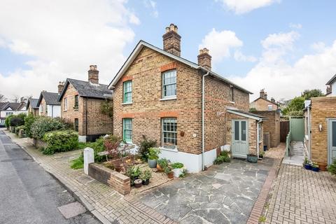 114 Victor Road, London, SE20 7JT