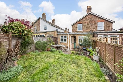 114 Victor Road, London, SE20 7JT