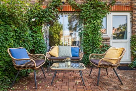 74 Ridgewell Close, London, SE26 5AP
