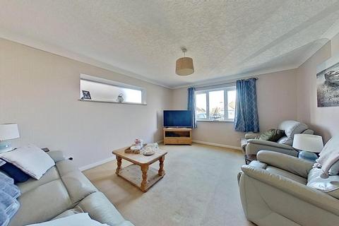 4 bedroom chalet for sale, Riley Avenue, Herne Bay, CT6 8AS