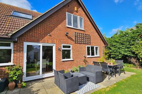 4 bedroom chalet for sale, Riley Avenue, Herne Bay, CT6 8AS