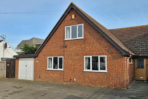 4 bedroom chalet for sale, Riley Avenue, Herne Bay, CT6 8AS