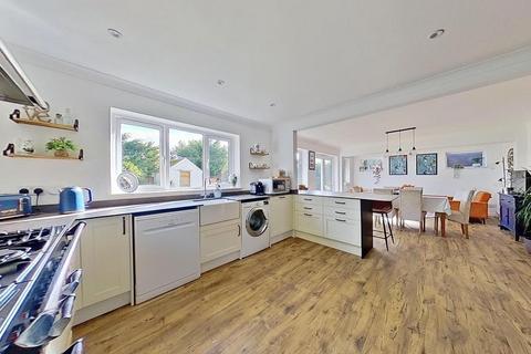 4 bedroom chalet for sale, Riley Avenue, Herne Bay, CT6 8AS