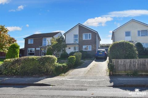 4 bedroom detached house for sale, Winch Lane, Haverfordwest