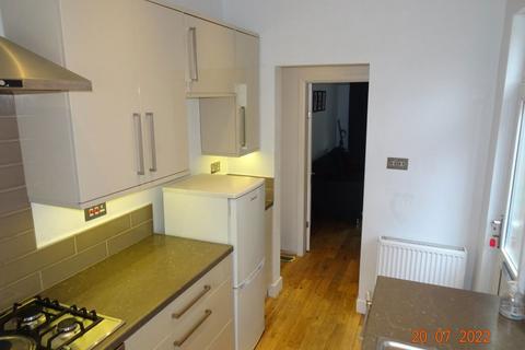 3 bedroom terraced house to rent, Sydney Road, Crookesmoor, S6 3GG