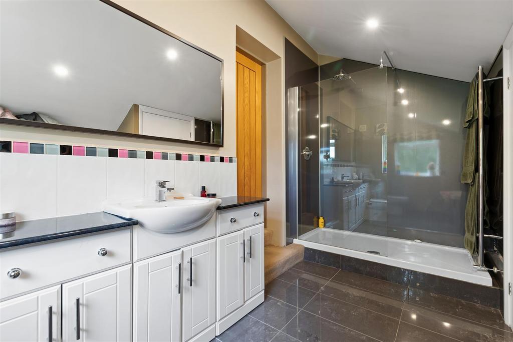 En Suite 1 2.jpg