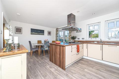 14 Blair Grove, Blairhall, Dunfermline, KY12 9LG