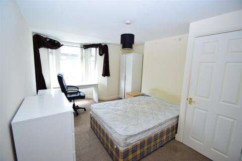 6 bedroom maisonette to rent, Warwick Street, Heaton, NE5