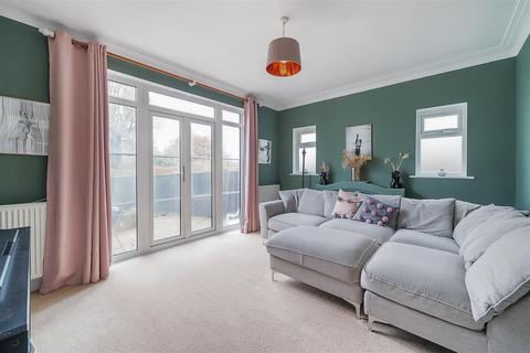 56 Chiltern Drive, Surbiton, KT5 8LW