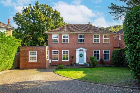 4 bedroom detached house for sale, Fairford Close, Haywards Heath