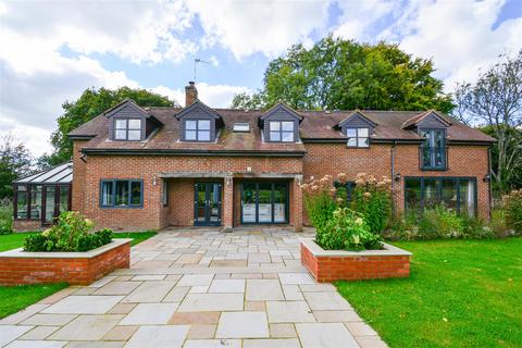 4 bedroom detached house for sale, Whatlington, Battle