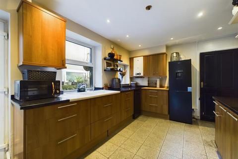 4 Highland Place, Ogmore Vale, Bridgend, CF32 7DD
