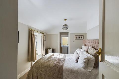 4 Highland Place, Ogmore Vale, Bridgend, CF32 7DD