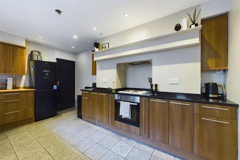 4 Highland Place, Ogmore Vale, Bridgend, CF32 7DD