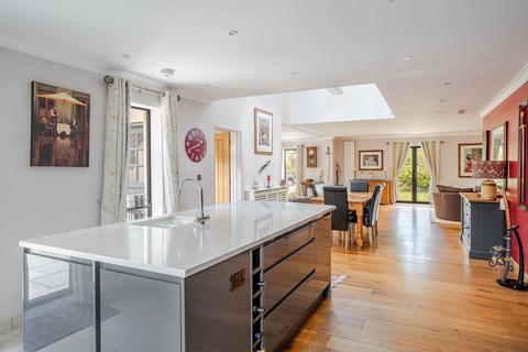 4 bedroom detached house for sale, West Street, Great Somerford