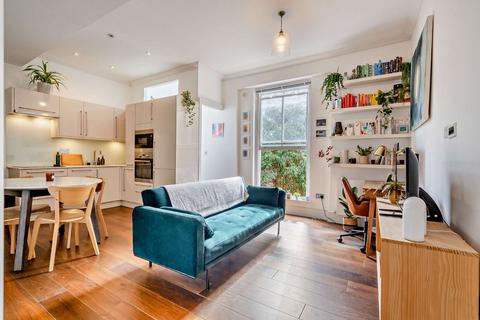 Flat 2, 69 Northchurch Road, London, N1 3NU