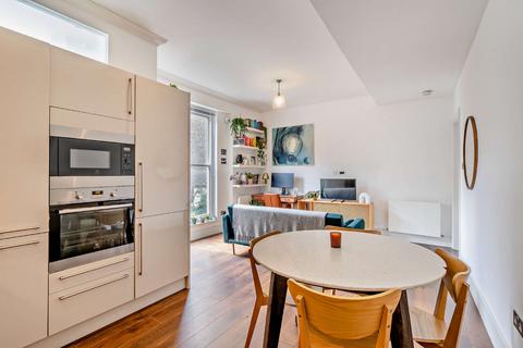 Flat 2, 69 Northchurch Road, London, N1 3NU