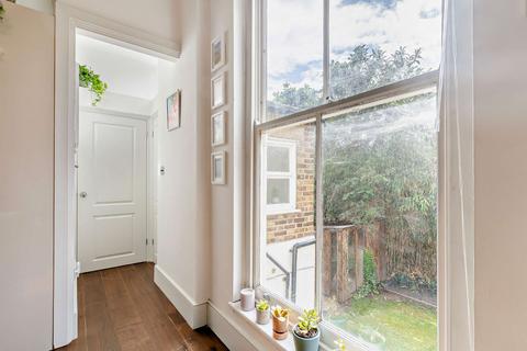Flat 2, 69 Northchurch Road, London, N1 3NU