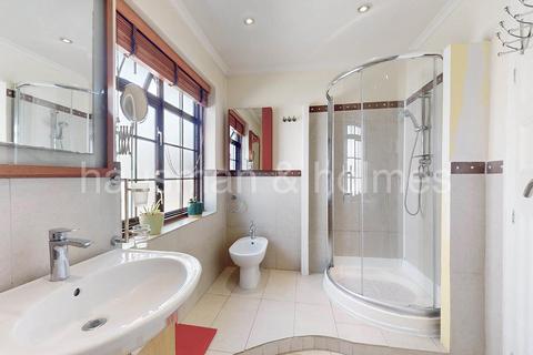 6 bedroom semi-detached house for sale, Basing Hill, NW11