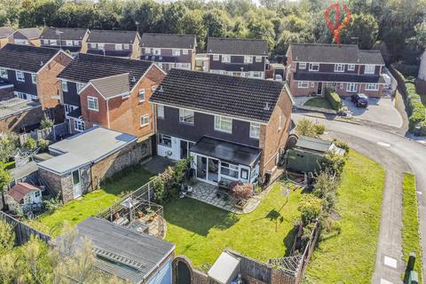 3 bedroom semi-detached house for sale, Redwood Avenue, Reading, RG5