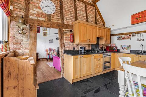 3 bedroom barn conversion for sale, Park Road, Toddington