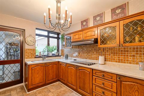 3 bedroom detached bungalow for sale, 1 Golden Acres, Alveley, Bridgnorth