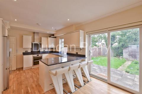 3 bedroom terraced house for sale, Updale Close, Potters Bar EN6