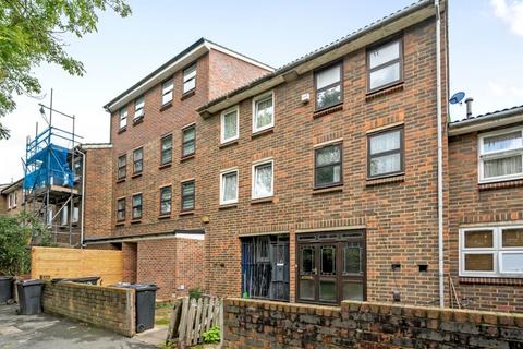12 Stanard Close, London, N16 5EH