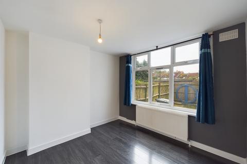 2 bedroom flat to rent, Forest View Road, Manor Park, E12