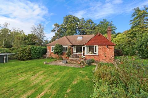 3 bedroom detached bungalow for sale, Warren Close , Cross in Hand , TN21