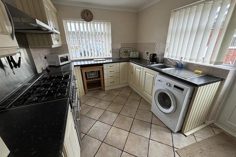 2 bedroom semi-detached bungalow for sale, The Elms, Gilberdyke, Brough