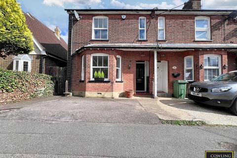 3 bedroom end of terrace house for sale, Station Avenue, Wickford