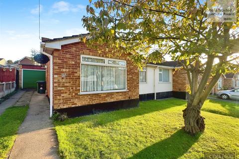 2 bedroom semi-detached bungalow to rent, Long Meadow Drive, Wickford